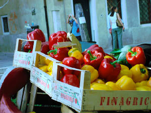 webassets/fruitgondpepp1.jpg
